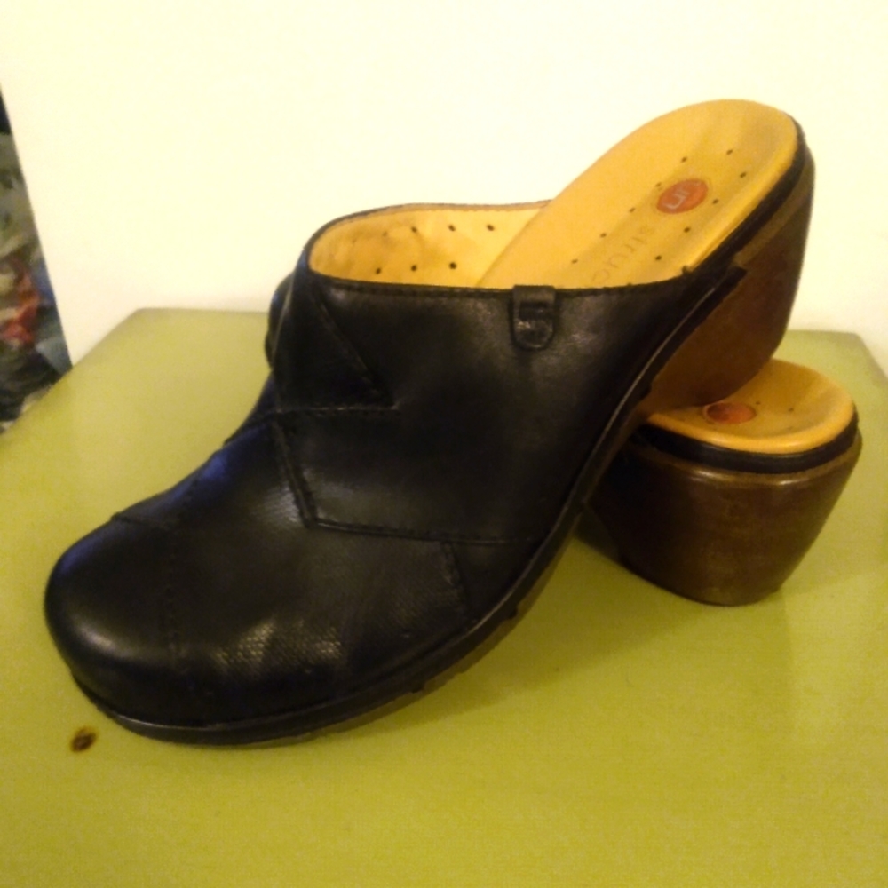 Clarks Unstructured Clogs NWOT